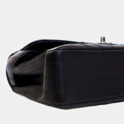 Pre Owned حقيبة شانيلا شيفرون جلد الحمل أسود صغيرة بقلاّب مزدوج