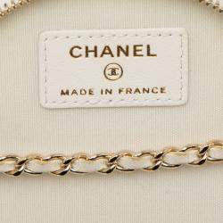 Pre Owned حقيبة شانيل فانتي جلد حمل أبيض مبطنة وسلسلة وقطعة زينة