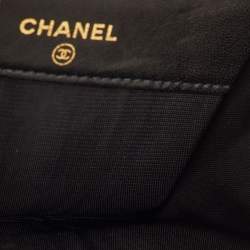 Pre Owned Chanel Black Caviar Leather CC Interlocking Compact Wallet