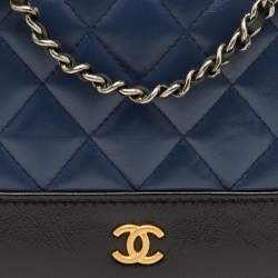 مملوكة مسبقًا Chanel CC Gabrielle Navy Blue/Black Quilted Leather Wallet On Chain
