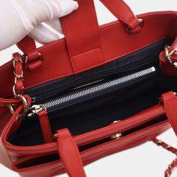 مملوكة مسبقًا Chanel Red Small Lambskin CC Mania Shopping Tote
