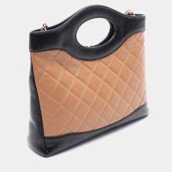 مملوكة مسبقًا حقيبة تسوق شانيل 31 زهري أسود جلد عجل مكشكش لامع مبطن