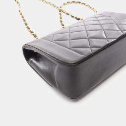 مملوكة مسبقًا حقيبة كتف قابلة للطي جلد أسود شانيل ديانا