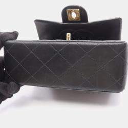 مملوكة مسبقًا Chanel Turnlock Flap Leather Shoulder Bag