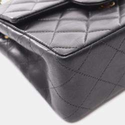 مملوكة مسبقًا Chanel Turnlock Flap Leather Shoulder Bag