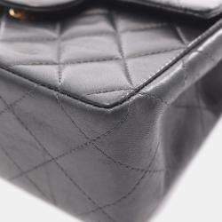 مملوكة مسبقًا Chanel Turnlock Flap Leather Shoulder Bag