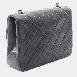 Pre Owned Chanel Flap Turnlock Black Leather Shoulder Bag