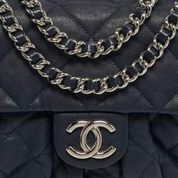 مملوكة مسبقًا حقيبة شانيل سي سي كحلية جلدية مبطنة بسلسلة