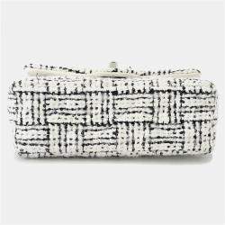مملوكة مسبقًا Chanel Mini Matelasse Chain shoulder White/Black Tweed