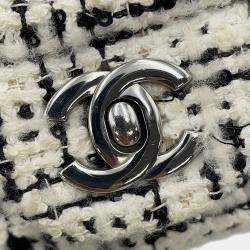 مملوكة مسبقًا Chanel Mini Matelasse Chain shoulder White/Black Tweed