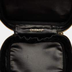 مملوكة مسبقًا Chanel Black CC Caviar Vanity Bag