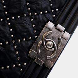 مملوكة مسبقًا Chanel Black Old Medium Quilted Crumpled Calfskin Studded Boy Flap