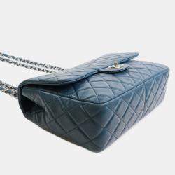 Pre Owned حقيبة شانيل كلاسيكية جامبو جلد الضأن زرقاء بقلاّب فردي