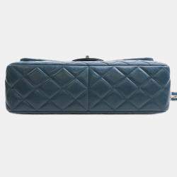 Pre Owned حقيبة  شانيل كلاسيكية جامبو جلد الضأن زرقاء بقلاّب فردي