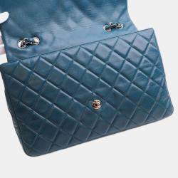 Pre Owned حقيبة شانيل كلاسيكية جامبو جلد الضأن زرقاء بقلاّب فردي