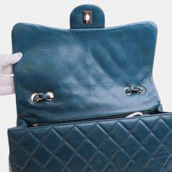 Pre Owned حقيبة شانيل كلاسيكية جامبو جلد الضأن زرقاء بقلاّب فردي