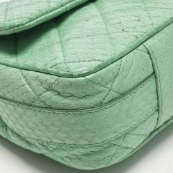 مملوكة مسبقًا حقيبة شانيل قلاب جلد أفعى مبطن أخضر سهلة الحمل