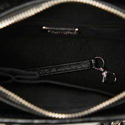 مملوكة مسبقًا حقيبة شانيل غابرييل هوبو جلد عجل منقوش أسود صغيرة