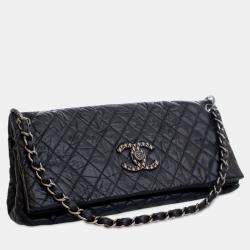 مملوكة مسبقًا حقيبة شانيل جلد عجل أسود مبطن سي سي قلاب طي