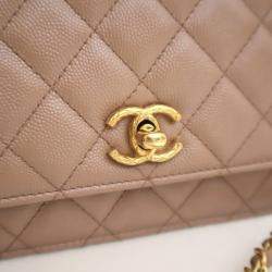 مملوكة مسبقًا محفظة بسلسلة شانيل جلد كافيار مبطن