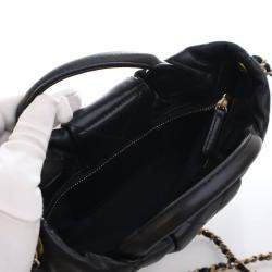 مملوكة مسبقًا حقيبة شانيل صغيرة من جلد العجل اللامع مع فيونكة