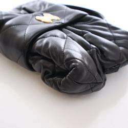 مملوكة مسبقًا حقيبة شانيل صغيرة من جلد العجل اللامع مع فيونكة