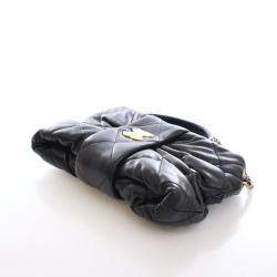 مملوكة مسبقًا حقيبة شانيل صغي رة من جلد العجل اللامع مع فيونكة