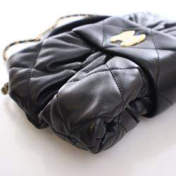 مملوكة مسبقًا حقيبة شانيل صغيرة من جلد العجل اللامع مع فيونكة