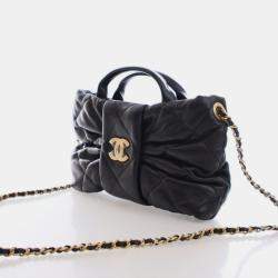 مملوكة مسبقًا حقيبة شانيل صغيرة من جلد العجل اللامع مع فيونكة