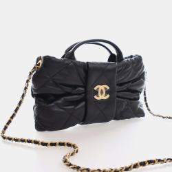 مملوكة مسبقًا حقيبة شانيل صغيرة من جلد العجل اللامع مع فيونكة