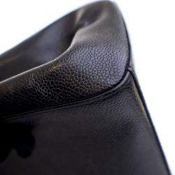 مملوكة مسبقًا حقيبة شانيل كلاسيكية متوسطة سوداء بحبيبات كافيار ويد علوية رزينية