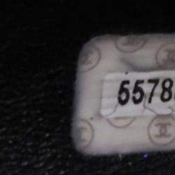 مملوكة مسبقًا حقيبة شانيل كلاسيكية متوسطة سوداء بحبيبات كافيار ويد علوية رزينية