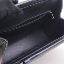 مملوكة مسبقًا حقيبة شانيل كلاسيكية متوسطة سوداء بحبيبات كافيار ويد علوية رزينية