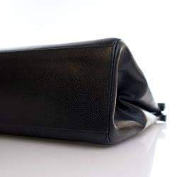 مملوكة مسبقًا حقيبة شانيل كلاسيكية متوسطة سوداء بحبيبات كافيار ويد علوية رزينية