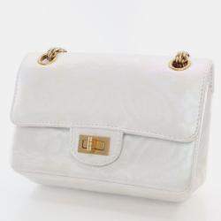 Pre Owned حقيبة شانيل ميني جلد خروف مزخرف زهري إعادة إصدار 2.55 مع رفرف 224