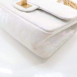 Pre Owned حقيبة شانيل ميني جلد خروف مزخرف زهري إعادة إصدار 2.55 مع رفرف 224