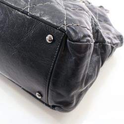 Pre Owned حقيبة يد شانيال توت جلد عجل أسود بغرز برية