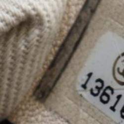 Pre Owned حقيبة يد شانيال توت جلد عجل أسود بغرز برية