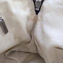 Pre Owned حقيبة يد شانيال توت جلد عجل أسود بغرز برية