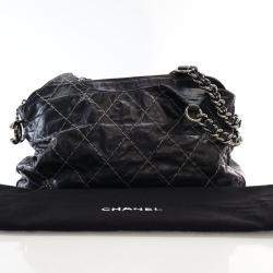 Pre Owned حقيبة يد شانيال توت جلد عجل أسود بغرز برية