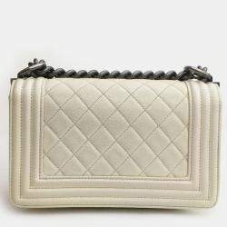 مملوكة مسبقًا حقيبة شانيل بوي عاج صغيرة كافيار