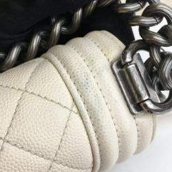 مملوكة مسبقًا حقيبة شانيل بوي عاج صغيرة كافيار