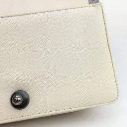 مملوكة مسبقًا حقيبة شانيل بوي عاج صغيرة كافيار