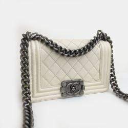 مملوكة مسبقًا حقيبة شانيل بوي عاج صغيرة كافيار