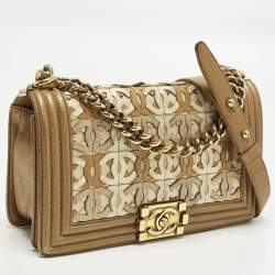 مملوكة مسبقًا حقيبة شانيل بوي سي سي مفرغة متوسطة ذهبية بقلاب