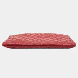مملوكة مسبقًا Chanel Red Medium Quilted Sheepskin Mademoiselle O Case Clutch
