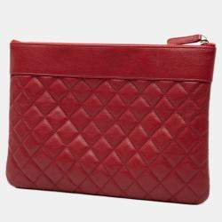 مملوكة مسبقًا Chanel Red Medium Quilted Sheepskin Mademoiselle O Case Clutch
