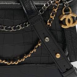 مملوكة مسبقًا Chanel Gabrielle Small Black Croc Embossed Leather Bucket Bag