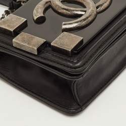 مملوكة مسبقًا حقيبة كتف شانيل بوي بريك جلد أسود CC فليكسيجلاس رفرف كروس بودي