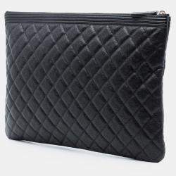 مملوكة مسبقًا Chanel Black Large Quilted Caviar Boy O Case Clutch